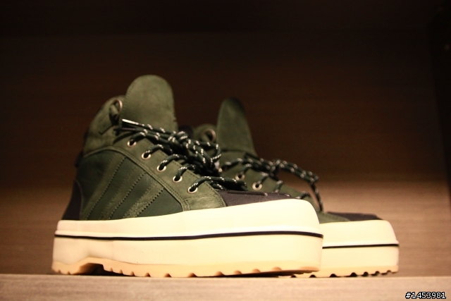 【首開】ADIDAS ORIGINALS X BURTON WINTERBALL HI KZK SOLID