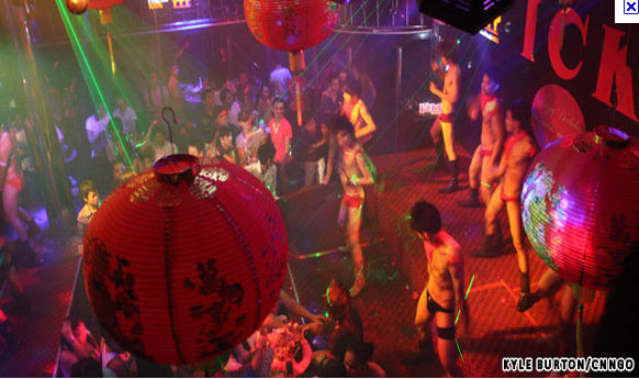 遊走道德邊緣的泰國夜生活-Gogo Boy Bar我見我思