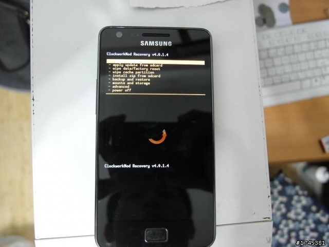 關於 I9100 突然不能開機~~請進謝謝!!