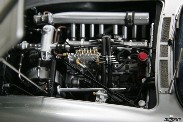 (開箱,新增底盤照) CMC M-088 Mercedes-Benz 300 SLR Uhlenhaut Coupe 董事長用車
