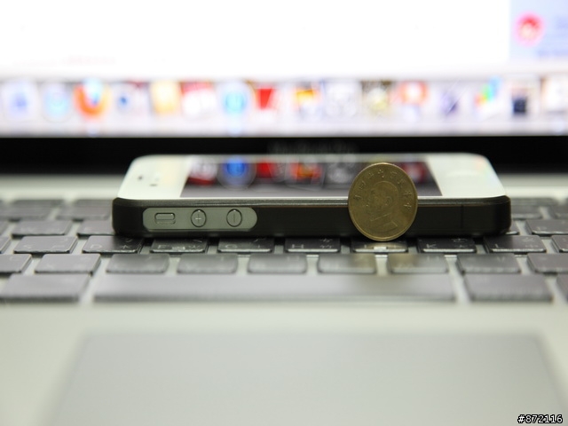 【開箱 】iPhone 4S + GGMM極輕薄 保護殼....