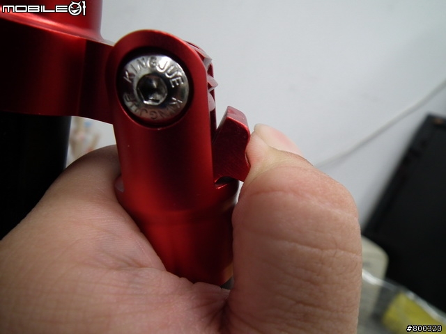[分享] Kingjue CC-258 勁捷 四節 碳纖維 彩色腳架