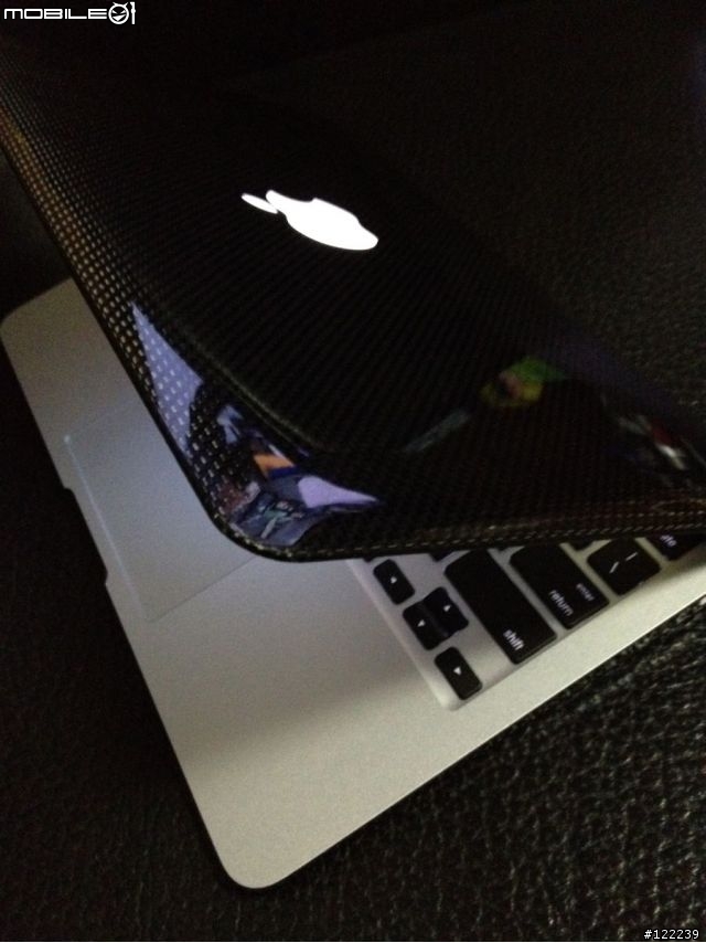 MacBook AIR 11"  穿新衣~