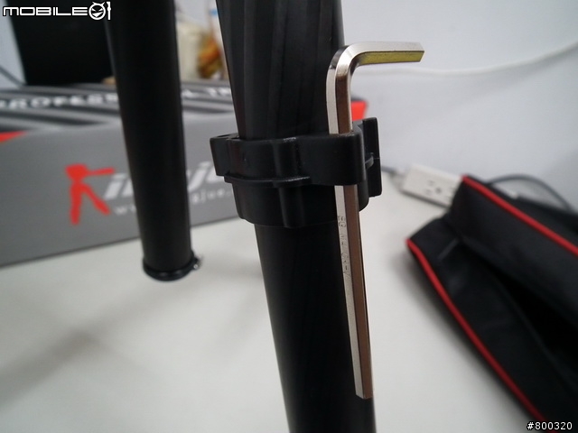 [分享] Kingjue CC-258 勁捷 四節 碳纖維 彩色腳架