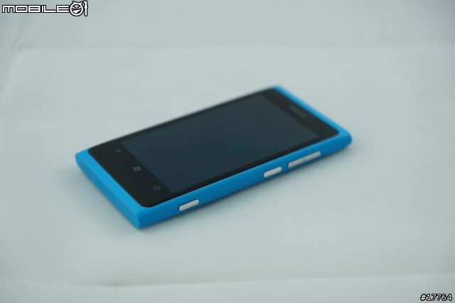 『極簡美學』Nokia Lumia 800 放手一搏 開箱文