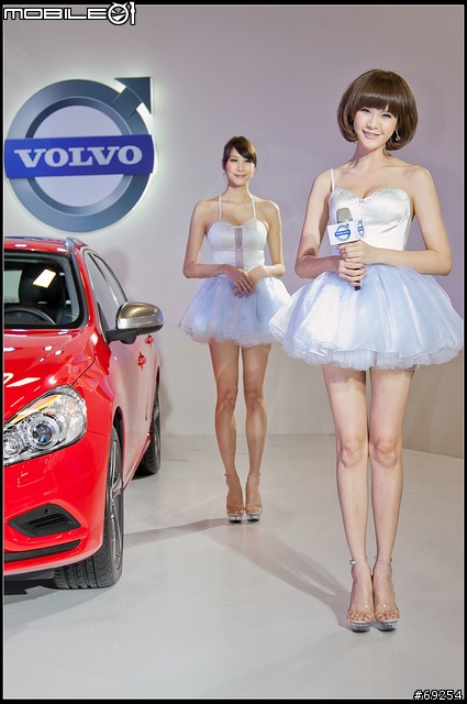 [小惡魔車展特派員]最動感的勁車與凱渥模特兒就在VOLVO !  (圖多)