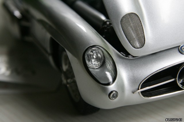 (開箱,新增底盤照) CMC M-088 Mercedes-Benz 300 SLR Uhlenhaut Coupe 董事長用車