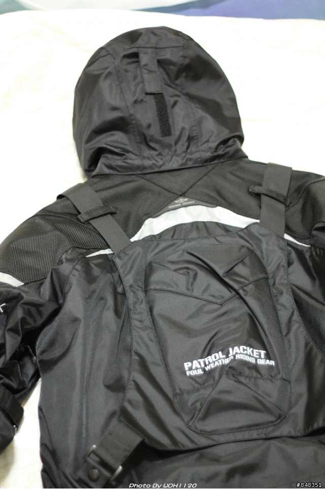ICON  PATROL 防摔衣 & STRYKER KNEE ARMOR d3O護膝 入手分享