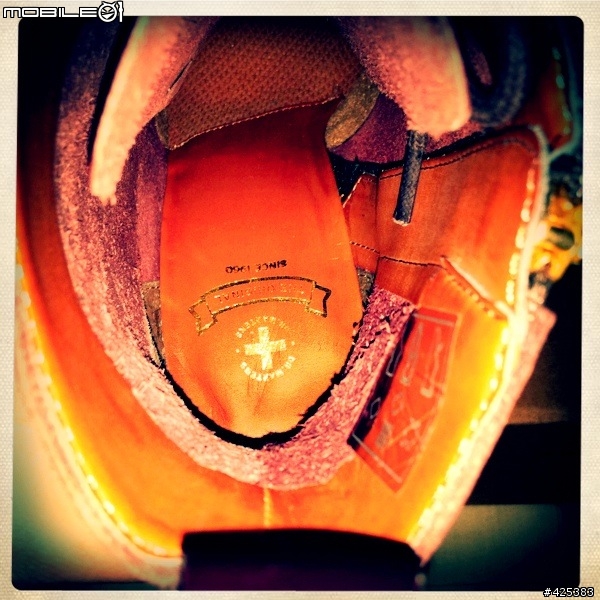 [分享] Dr.Martens 2011A/W - The Zita Collection - Kimora 10-eye Boot