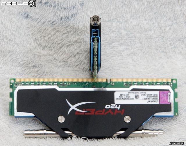 更新：分享DDR3-2133快感：Kingston HyperX H2O水冷式記憶體配Z68MA-D2H-B3小板