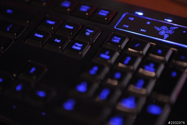 Razer Abyssus,DeathAdder, Lycosa鏡面特別版 不專業分享文