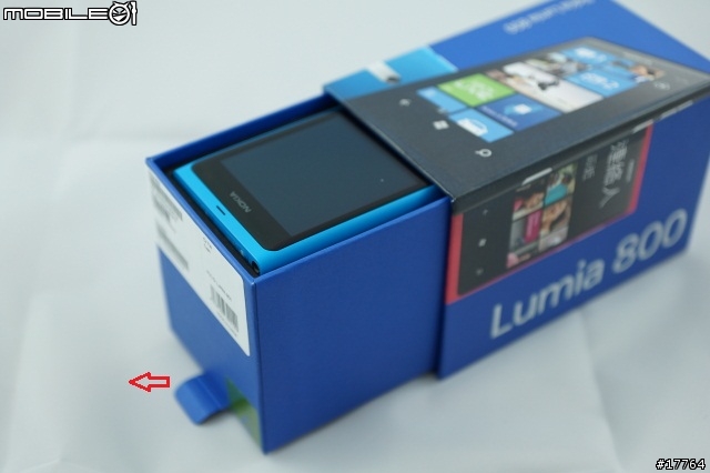 『極簡美學』Nokia Lumia 800 放手一搏 開箱文
