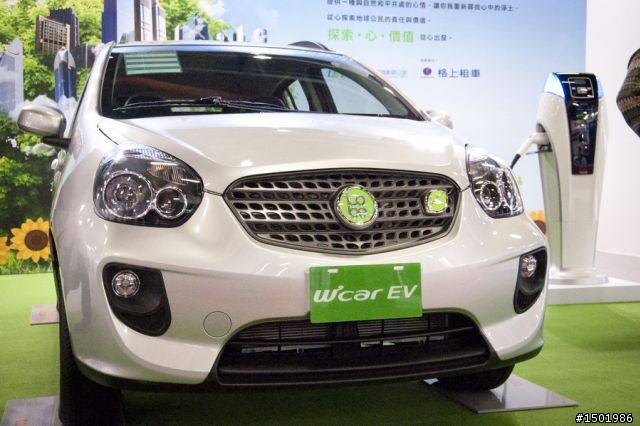 分享一些大家比較有興趣的車與車模- 2012台北車展