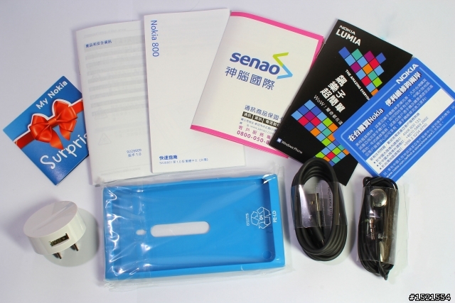 【簡易開箱】阿楞的 Nokia Lumia 800