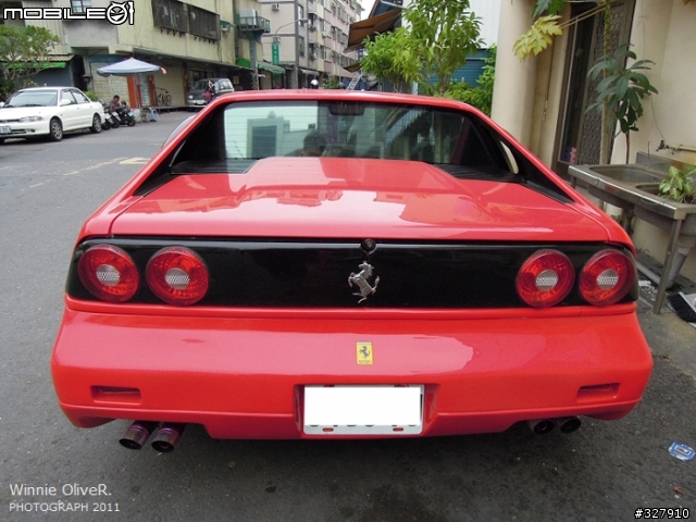 【疑問】看到一台有點山寨味的F355？
