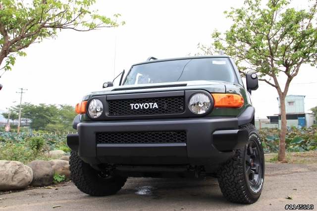 [代開箱]  東洋悍馬車-FJ  CRUISER TRAIL TEAMS特別紀念版+名模寫真集