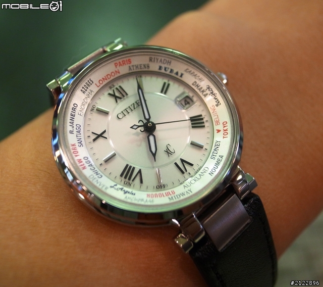 享受吧！一個人的旅行- CITIZEN XC光動能電波女表 EC1010-06A分享