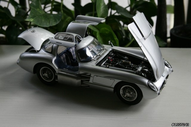 (開箱,新增底盤照) CMC M-088 Mercedes-Benz 300 SLR Uhlenhaut Coupe 董事長用車