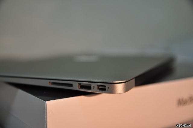 2011 MacBook Air 13" 開箱!!