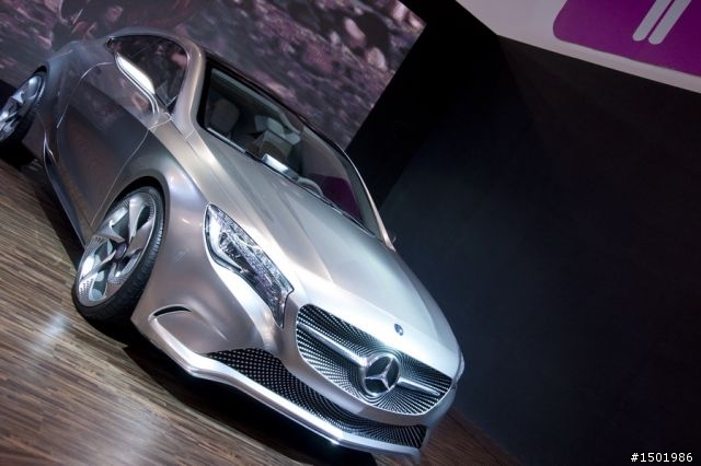 分享一些大家比較有興趣的車與車模- 2012台北車展