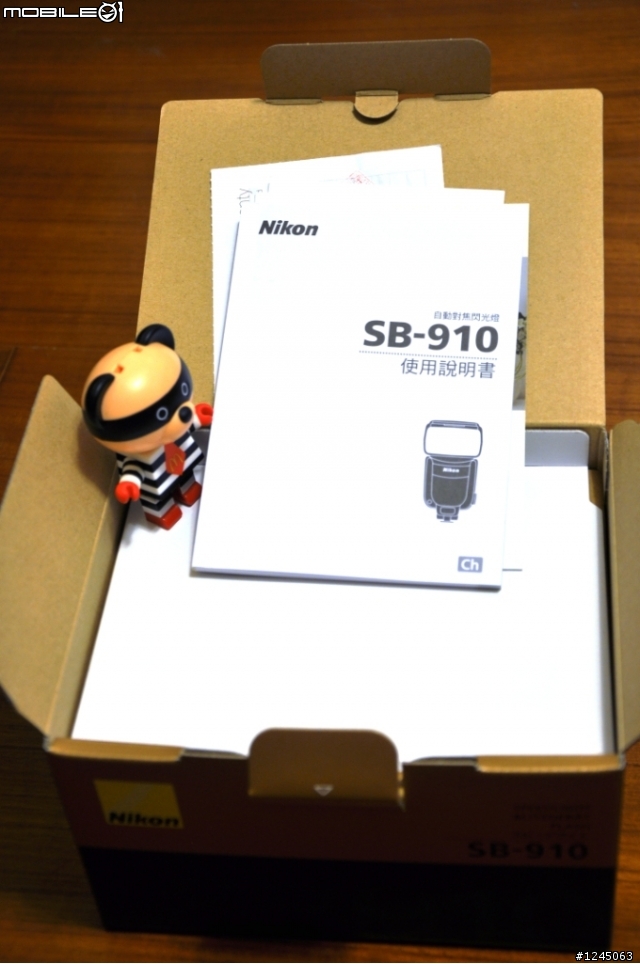 [平安夜開箱]NEW N家神燈SB-910+ MB-D80電池垂直手把 開箱(圖多)
