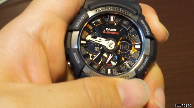 滿滿金屬元素和「X」胎紋設計元素的~~G-SHOCK GA-200 1A開箱