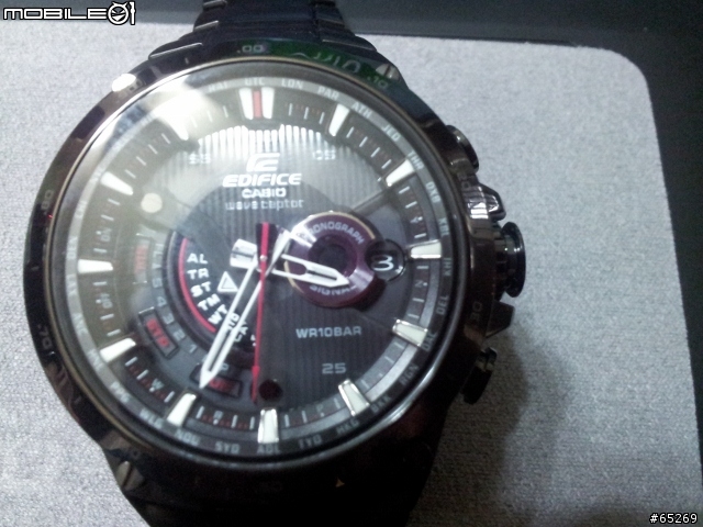 [開箱]低調CASIO與Red Bull Racing車隊合作 - EQW-A1000DC-1A