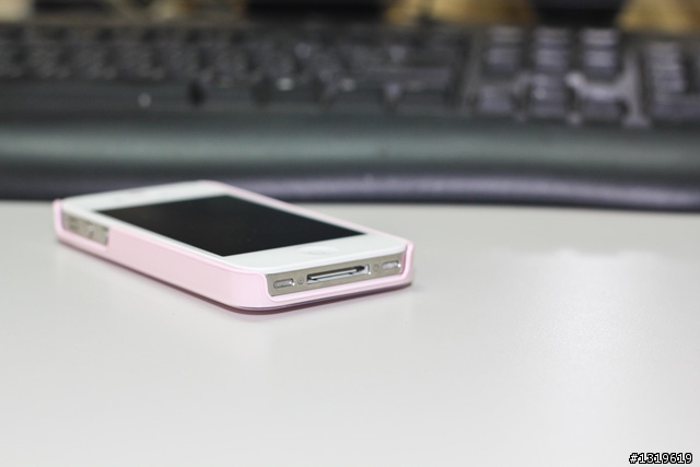 【分享】ROCK iPhone4/iPhone4S 夏花系列 VS 0.07mm 超薄裸殼