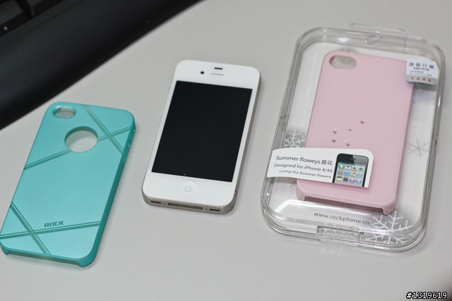 【分享】ROCK iPhone4/iPhone4S 夏花系列 VS 0.07mm 超薄裸殼