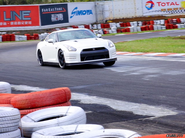 在龍潭賽道和2013年式東瀛戰神NISSAN GT-R的密會(圖多完整版分享)