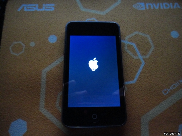 求救~IPOD TOUCH重置當機