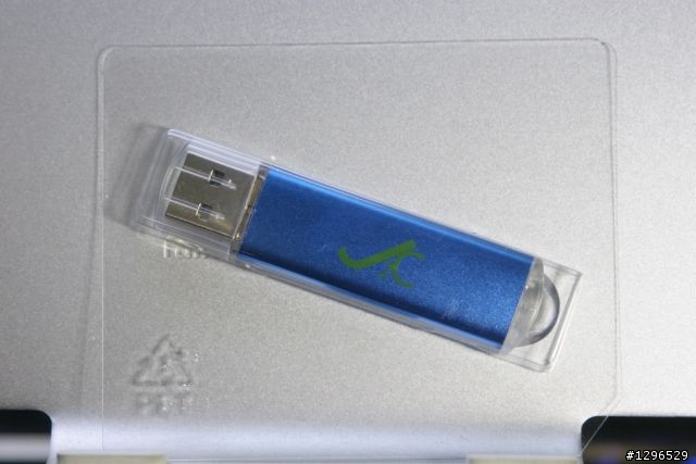 J2C DDR高速隨身碟 32GB 隨手測