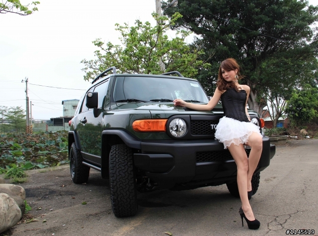 [代開箱]  東洋悍馬車-FJ  CRUISER TRAIL TEAMS特別紀念版+名模寫真集