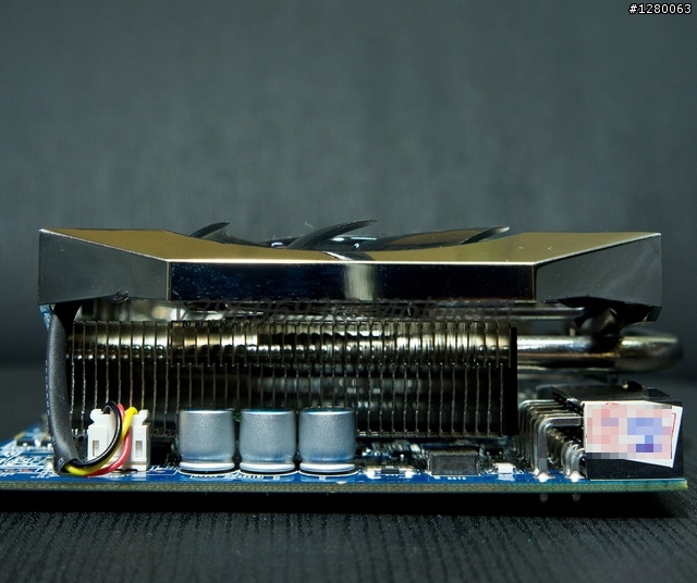 [HD6870 開箱] GV-R687OC-1GD 並 [評估]"升級顯卡"的效益？