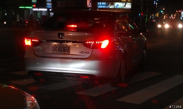 文心路四段路上看到 Luxgen 5 路上試車