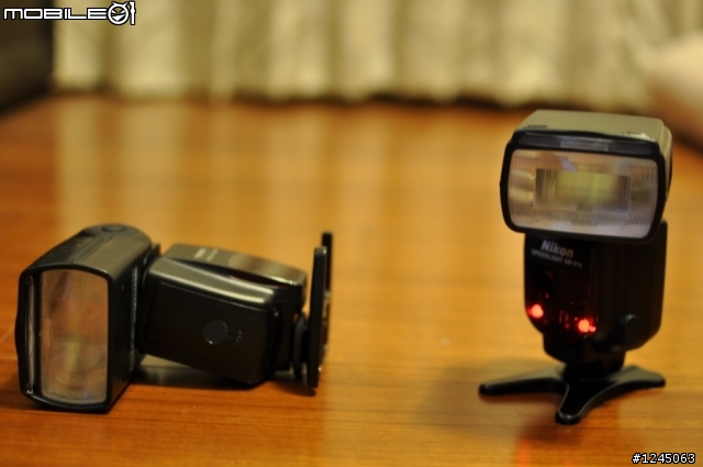 [平安夜開箱]NEW N家神燈SB-910+ MB-D80電池垂直手把 開箱(圖多)
