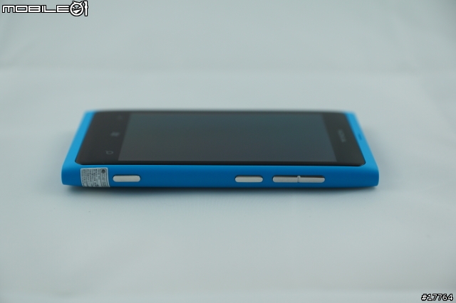 『極簡美學』Nokia Lumia 800 放手一搏 開箱文