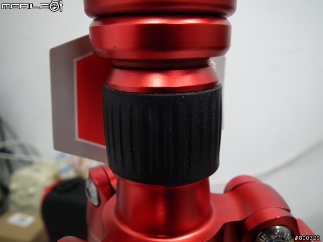 [分享] Kingjue CC-258 勁捷 四節 碳纖維 彩色腳架