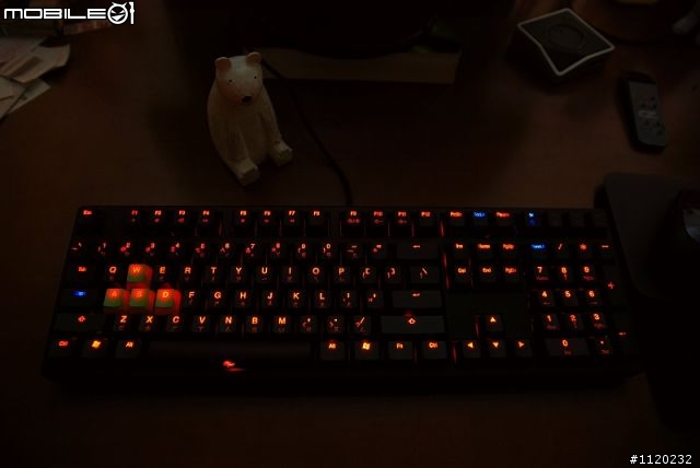 Ducky DK9008-R Shining 紅光紅軸簡易開箱