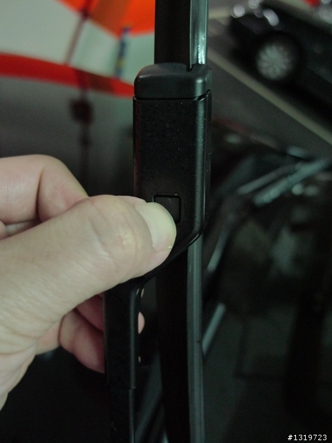 Volvo S40 V50 C30便宜雨刷(Costco)更換DIY(附圖)