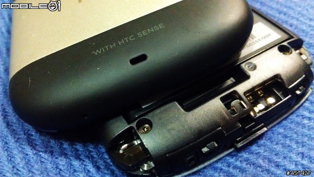 『開箱』聖誕禮物～hTC Amaze 4G黑色版開箱之黑貓白貓小閃光！
