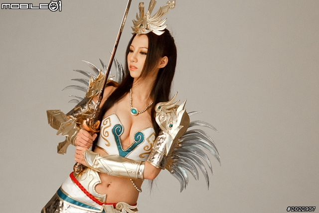 林采緹化身美女武將 《將魂Online》祭出宅男女帝代言