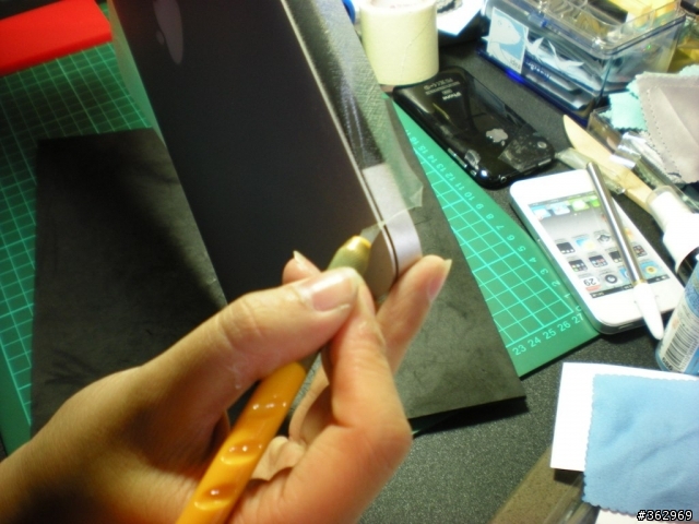 [圖解]正妹教你包膜，麻豆MacBook Air 11"。