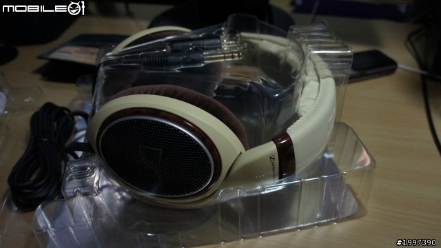 {開箱}HD598