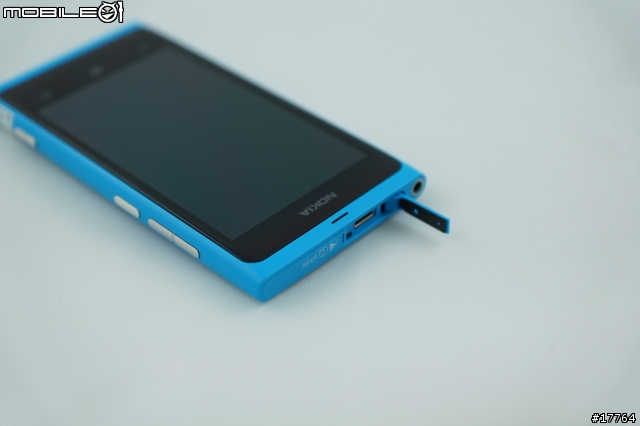 『極簡美學』Nokia Lumia 800 放手一搏 開箱文