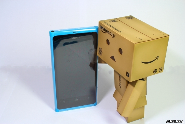 【簡易開箱】阿楞的 Nokia Lumia 800