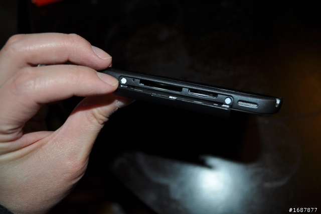不專業小開箱文 Dell STREAK7 GSM Sim Ready - Gray