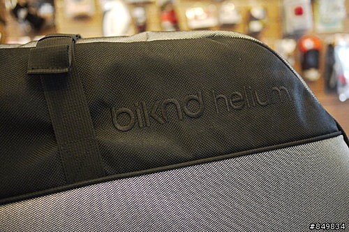 [安裝教學]  豪華級的自行車行李箱Biknd Helium，長途旅行必備。