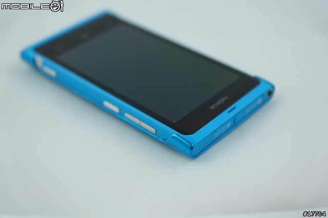 『極簡美學』Nokia Lumia 800 放手一搏 開箱文