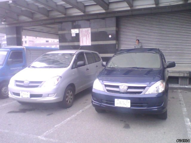 [巧遇] INVOVA 還是 LEXUS ??